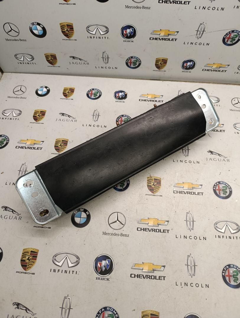 подушка безопасности коленная Alfa Romeo Stelvio 1 поколение 2018, 50535330 - фото №1
