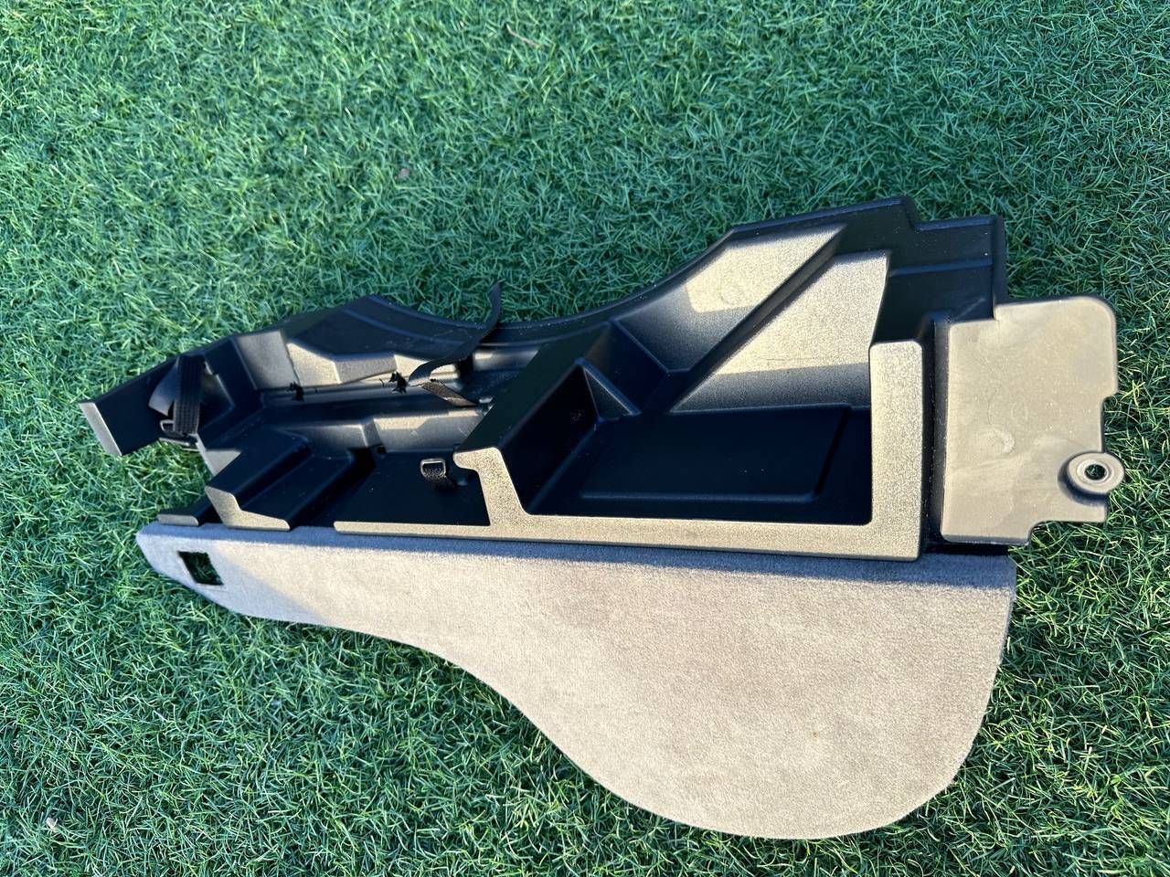 ящик под инструменты Infiniti EX 1 поколение 2010, 3.7 л., бензин, АКПП, серый, внедорожник 5 дв., полный привод, 849761BA0A - фото №1