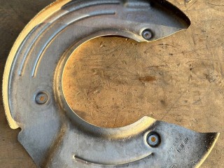 защитный кожух тормозного механизма Land Rover Range Rover Evoque L551 2020, 2.0 л., бензин, АКПП, белый, внедорожник 5 дв., полный привод, правый руль, FK722C029