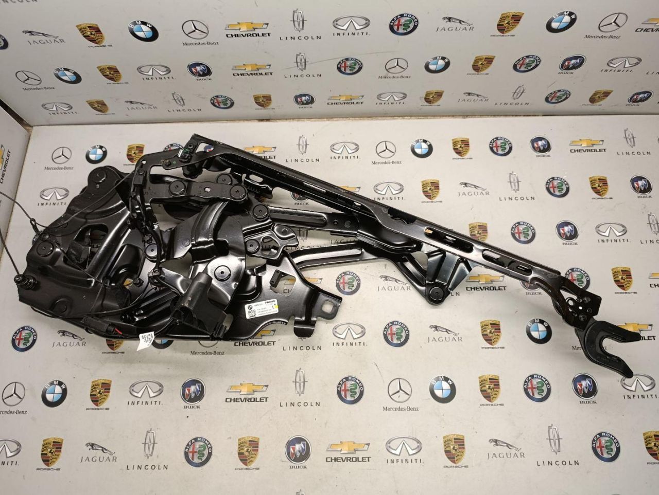 механизм складывания крыши BMW 4 серия G22/G23 2022, 3.0 л., бензин, c4f, кабриолет, полный привод, 027818, 028137 - фото №1