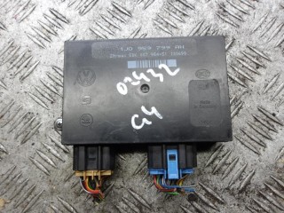 блок комфорта Volkswagen Golf 3 поколение 1999, 1.4 л., бензин, МКПП, хетчбэк 5 дв., 1J0959799AH