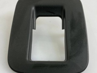 декоративная накладка двери Maserati Levante 1 поколение 2017, 3.0 л., A630HP, дизель, АКПП, blue, внедорожник 5 дв., полный привод, правый руль, 670047754