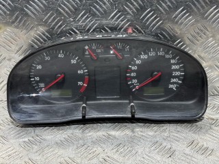 щиток приборов (приборная панель) Volkswagen Passat B5 1999, 1.6 л., бензин, универсал, 3B0920802