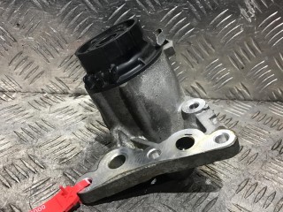 корпус масляного фильтра Toyota Prius 3 поколение XW30 [рестайлинг] 2013, 1.8 л., 2ZR-FAE, бензин, вариатор, хетчбэк 5 дв.