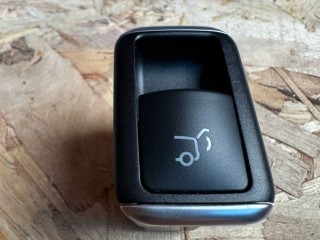 кнопка открытия багажника Mercedes-Benz GLE W166 2018, 2.2 л., дизель, АКПП, черный, внедорожник 5 дв., правый руль, A1668707610