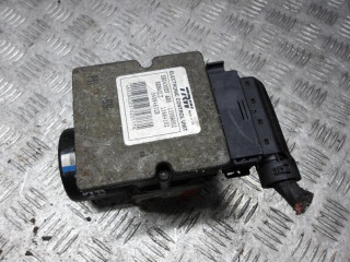 блок ABS Renault Trafic 2 поколение 2004, 1.9 л., дизель, МКПП, микроавтобус, 8200003510