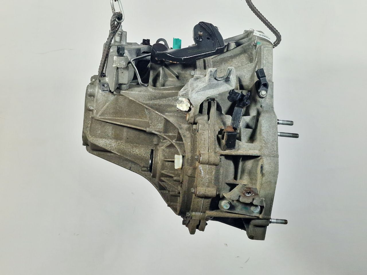 КПП механическая (МКПП) Renault Duster 1 поколение 2013, 1.5 л., DCi, дизель, МКПП, полный привод, 8201057489 - фото №1