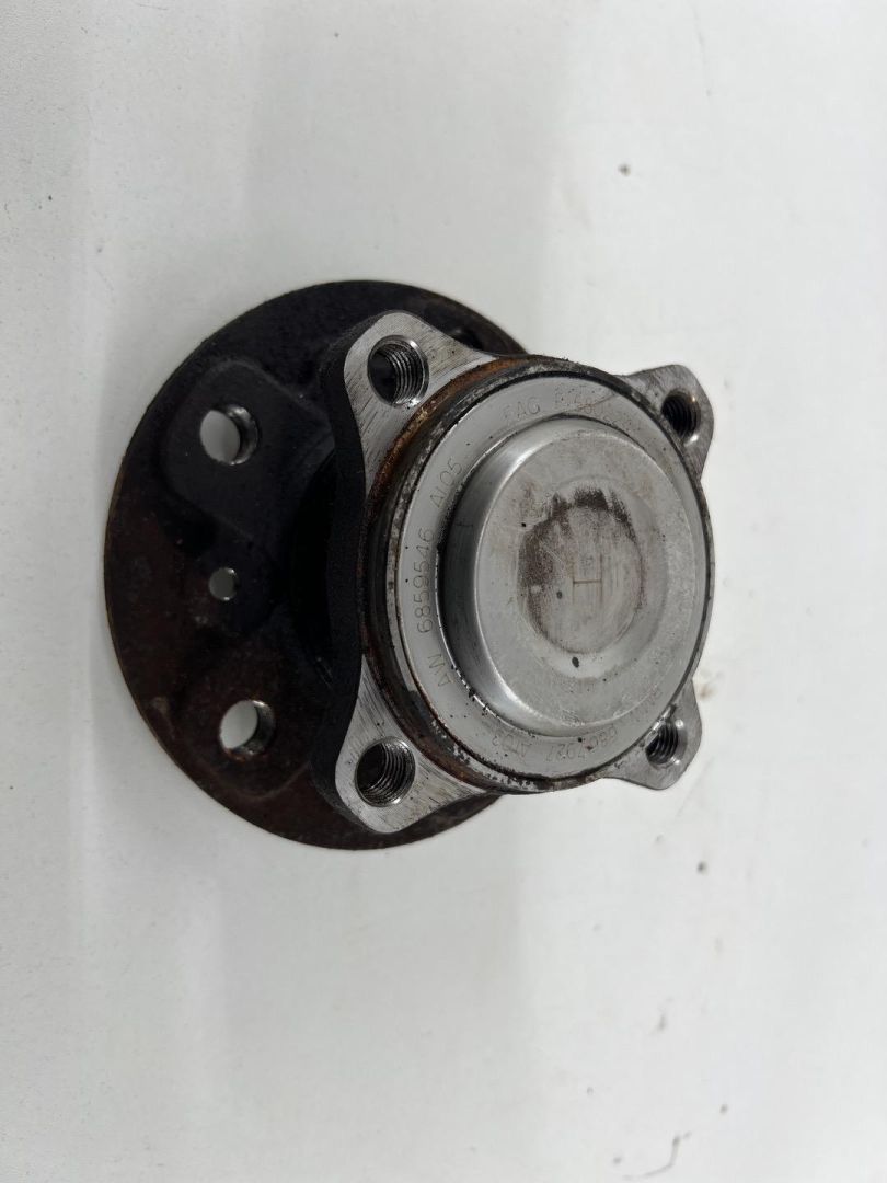 ступица передняя BMW i3 L01 2016, правый руль, 31206874443 - фото №1