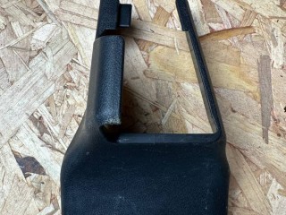 Пластик салазок сидений перед. прав. Lexus RX 4 поколение [рестайлинг] 2020, 3.5 л., гибрид, вариатор, красный, полный привод, правый руль, 72123-48140