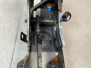 педаль тормоза Toyota 2022, 2.8 л., 1GD-FTV, дизель, АКПП, красный, пикап, полный привод, правый руль, 47101KK040