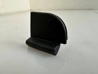 заглушка заднего бампера под крюк Maserati Levante 1 поколение 2017, 3.0 л., A630HP, дизель, АКПП, blue, внедорожник 5 дв., полный привод, правый руль, 670086673