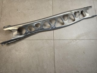 распорка стоек Fiat 124 Spider 1 поколение 2020, 1.4 л., АКПП, красный, кабриолет, задний привод, 6000615104