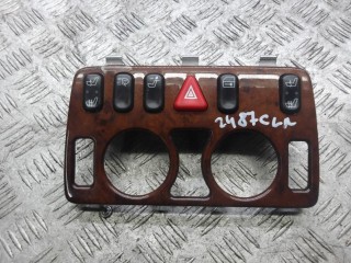 кнопка аварийной сигнализации Mercedes-Benz CLK-Класс W208/A208 [рестайлинг] 1999, 3.2 л., бензин, АКПП, купе, 2108200151