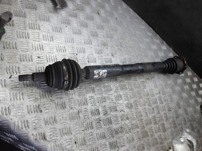 полуось передняя правая (приводной вал, ШРУС) Volkswagen Golf 3 поколение 1999, 1.8 л., бензин, 1J0407272CT - фото №1
