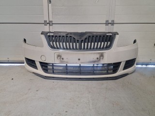 бампер передний Skoda Fabia 2 поколение [рестайлинг] 2012, 5U0807221D