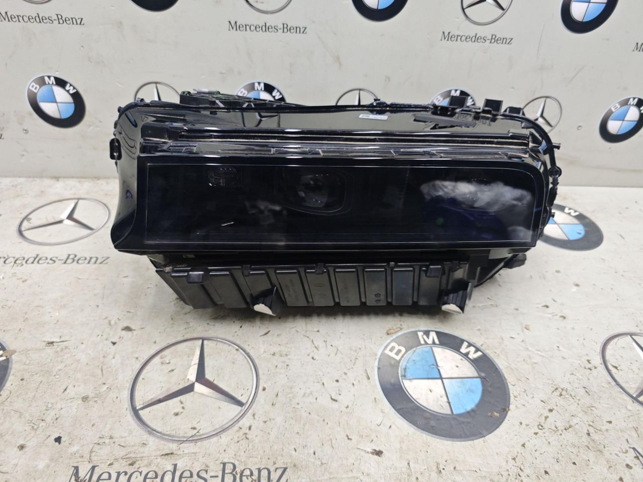 фара левая BMW XM G09 2023, 4.4 л., бензин, c5y, полный привод, 5A8D461 - фото №1