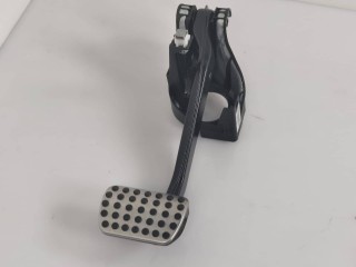 педаль тормоза Mercedes-Benz CLS-Класс C218 [рестайлинг] 2016, 3.0 л., OM 642.852, дизель, АКПП, белый 799, седан, задний привод, правый руль, A2042902201, A2042902301