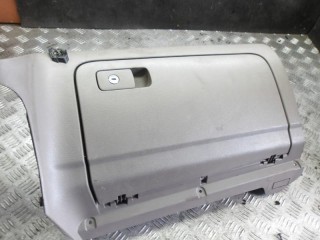 бардачок Volkswagen Golf 6 поколение 2009, 1.6 л., дизель, МКПП, универсал, 1K1857097CA