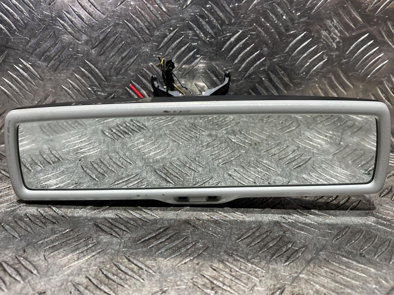 зеркало салона Volkswagen Tiguan 1 поколение 2008, 2.0 л., CAWA, бензин, АКПП, внедорожник 5 дв., полный привод - фото №1