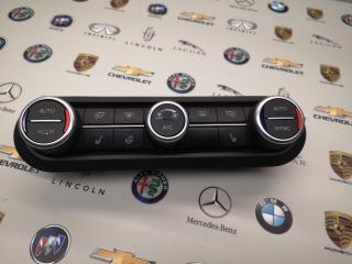 блок управления печки / климат-контроля Alfa Romeo Stelvio 1 поколение 2018, 2.2 л., дизель, АКПП, правый руль, 01561390670