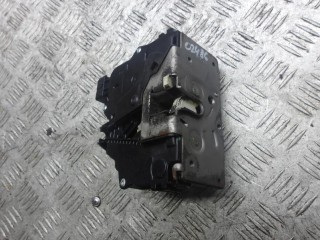 замок двери передней правой Opel Corsa D [рестайлинг] 2012, 1.2 л., бензин, МКПП, хетчбэк 5 дв., 13258274