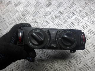 блок управления печки / климат-контроля Mercedes-Benz CLK-Класс W208/A208 [рестайлинг] 1999, 3.2 л., бензин, АКПП, купе, 2108302985