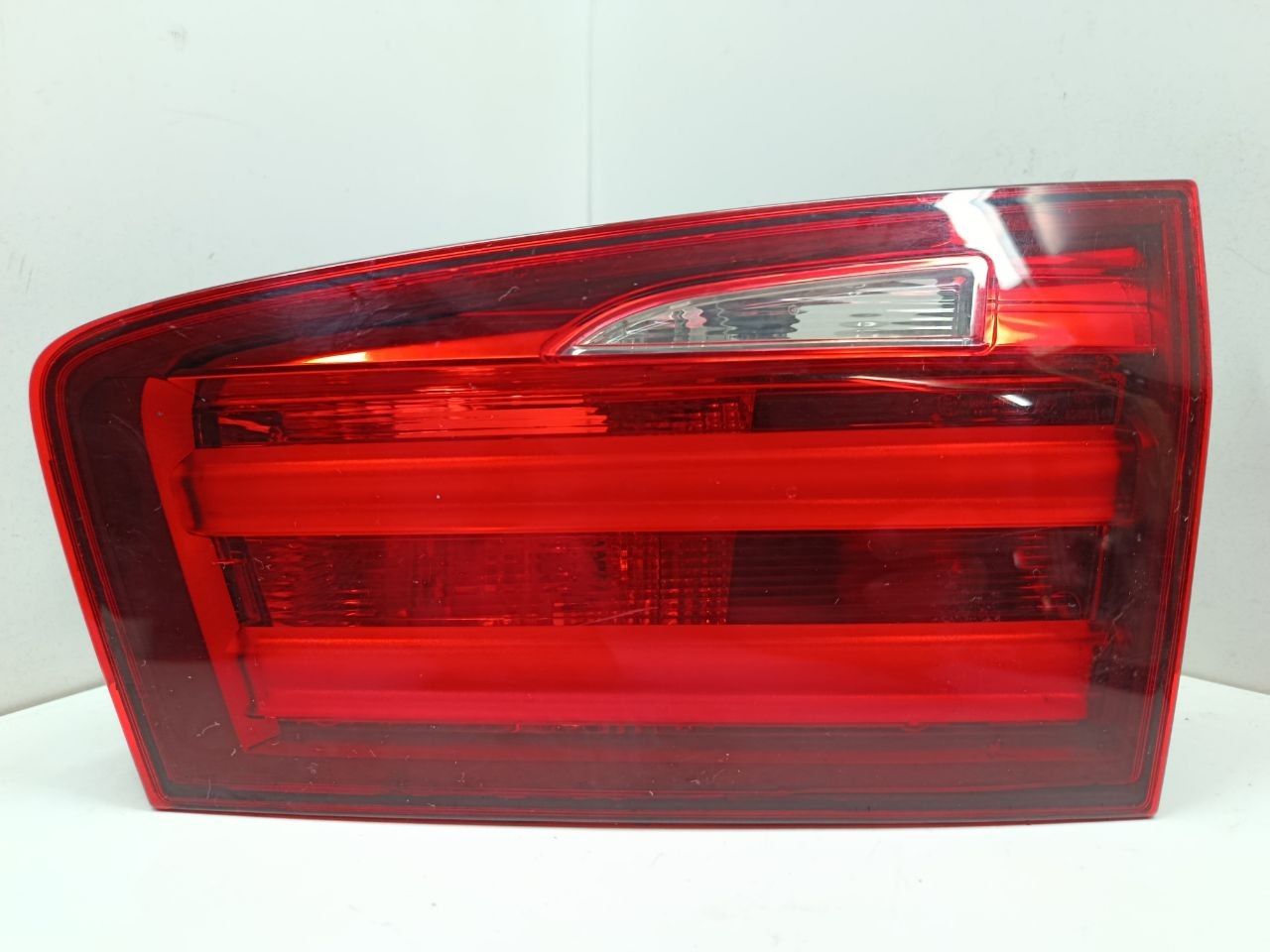 фонарь крышки багажника правый BMW 2011, 3.0 л., TD, дизель, АКПП, универсал, задний привод, 63217203228, 7203228 - фото №1