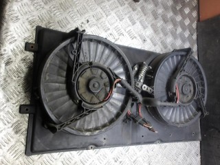 вентилятор радиатора Volkswagen Transporter T4 1992, 2.4 л., дизель, МКПП, микроавтобус, 701121207B