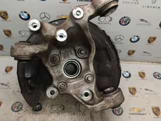 кулак задний левый Infiniti QX30 1 поколение 2018, 2.0 л., бензин