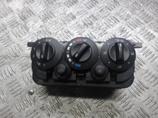 блок управления печки / климат-контроля Mercedes-Benz A-Класс W168/V168 [рестайлинг] 2002, 1.6 л., бензин, АКПП, хетчбэк 5 дв., 1688301285