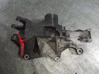 кронштейн двигателя Volkswagen Passat B5 [рестайлинг] 2005, 1.9 л., AWX, дизель, 5МКПП, универсал