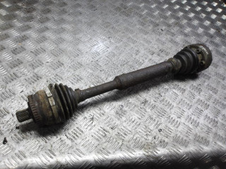 полуось передняя левая (приводной вал, ШРУС) Volkswagen Passat B5 1999, 1.6 л., бензин, МКПП, седан