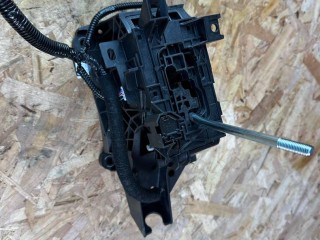 селектор АКПП Lexus NX 1 поколение [рестайлинг] 2020, 2.5 л., гибрид, красный, полный привод, правый руль, 33550-78020