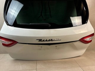 крышка багажника (дверь 3-5) Maserati Levante 1 поколение 2017, 3.0 л., бензин, АКПП, белый, внедорожник 5 дв., полный привод, 673005572