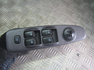 блок управления стеклоподъемниками Hyundai Elantra XD [рестайлинг] 2003, 1.6 л., бензин, МКПП, хетчбэк 5 дв., 935702D000