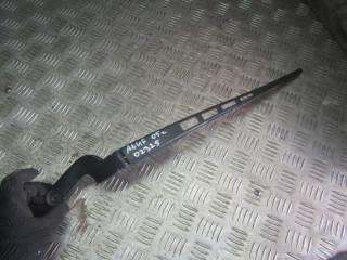 щеткодержатель (поводок стеклоочистителя, дворник) Audi A6 C5 [рестайлинг] 2005, 2.7 л., дизель, МКПП, универсал