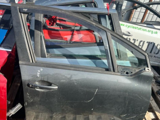 дверь передняя правая Peugeot 208 1 поколение 2013, 1.4 л., дизель, 5МКПП, хетчбэк 5 дв.