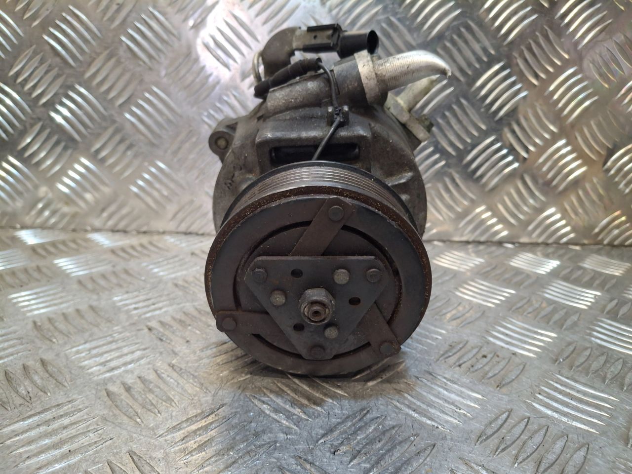 компрессор кондиционера Peugeot 4007 1 поколение (2007 - 2012), 2.2 л., 4HN (DW12MTED4), дизель, 7813A215, 7813A418, 7813A211, 7813A426 - фото №1