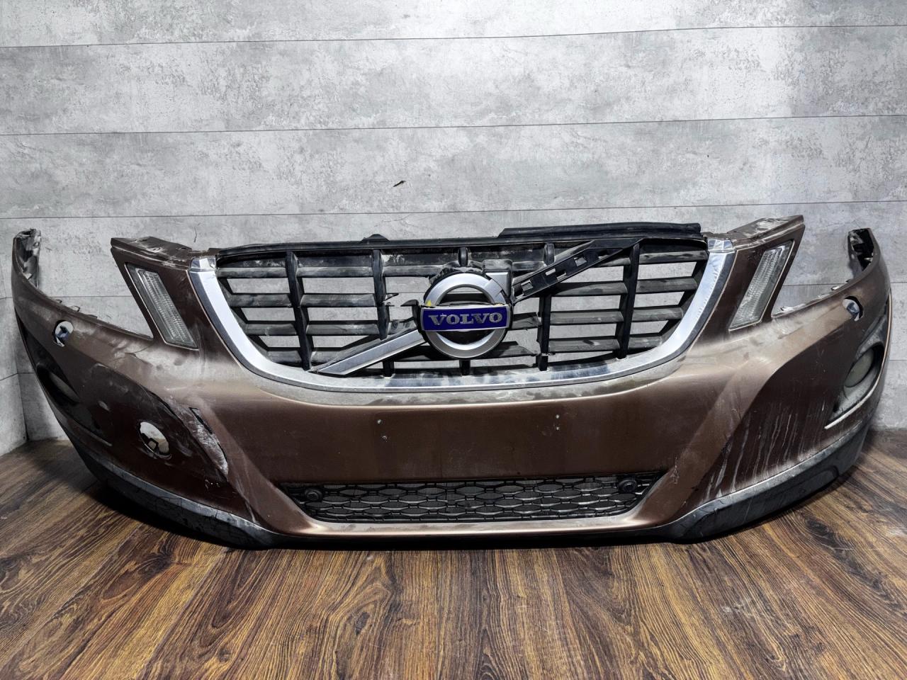 бампер передний Volvo XC60 1 поколение (2008 - 2013), 39854946, 30763412 - фото №1