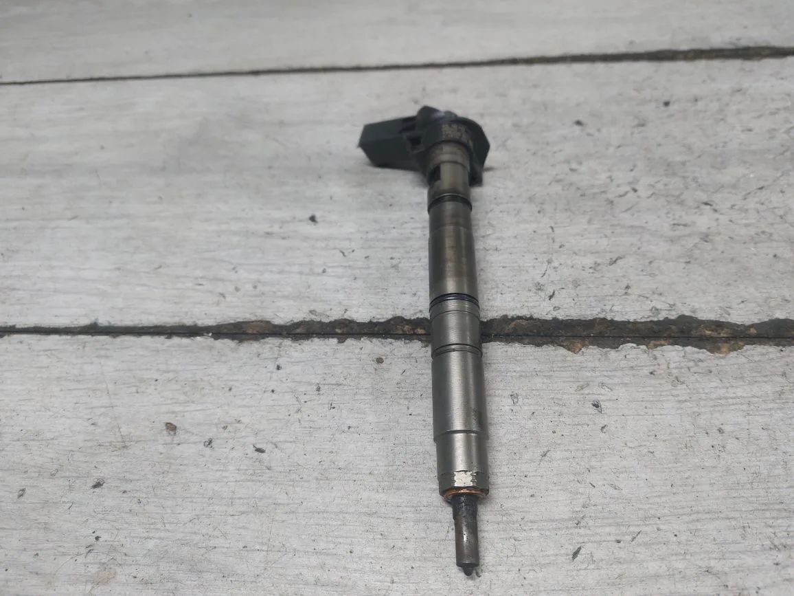 форсунка Volkswagen Tiguan 1 поколение (2007 - 2011), 2.0 л., CBAA, дизель, 03L130277, 0445116030 - фото №1