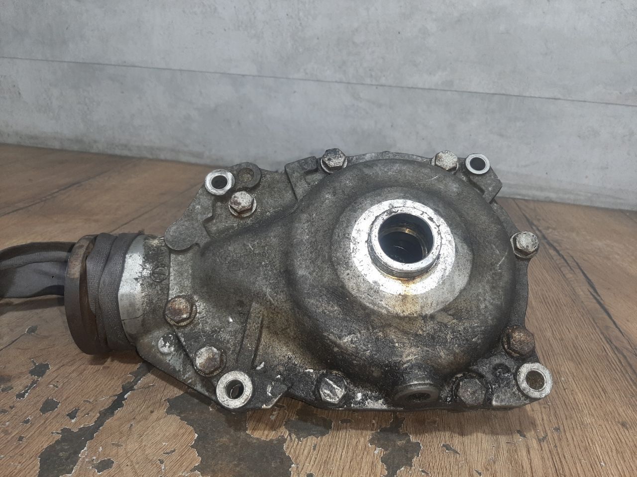 редуктор переднего моста BMW 3 серия E90/E91/E92/E93 (2004 - 2010), 3.0 л., N52 B30, бензин, АКПП, полный привод, 31507601770, 31507533567, 7601770, 7533567, 31507601771, 31507555891, 31507555890 - фото №1