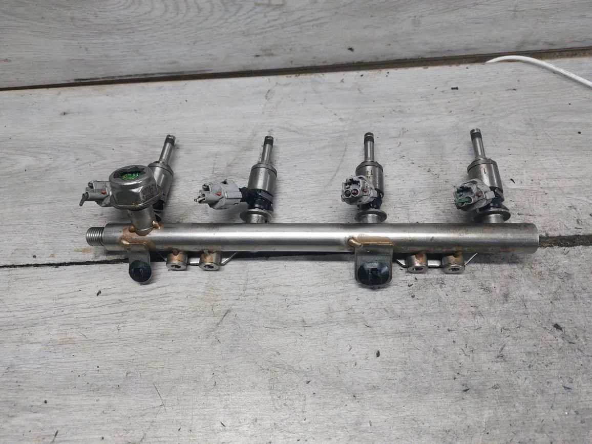 форсунка Renault Clio 4 поколение (2012 - 2016), 1.2 л., Ti, H5F 403, бензин, 175204385R, 166004350R, 8201141604 - фото №1