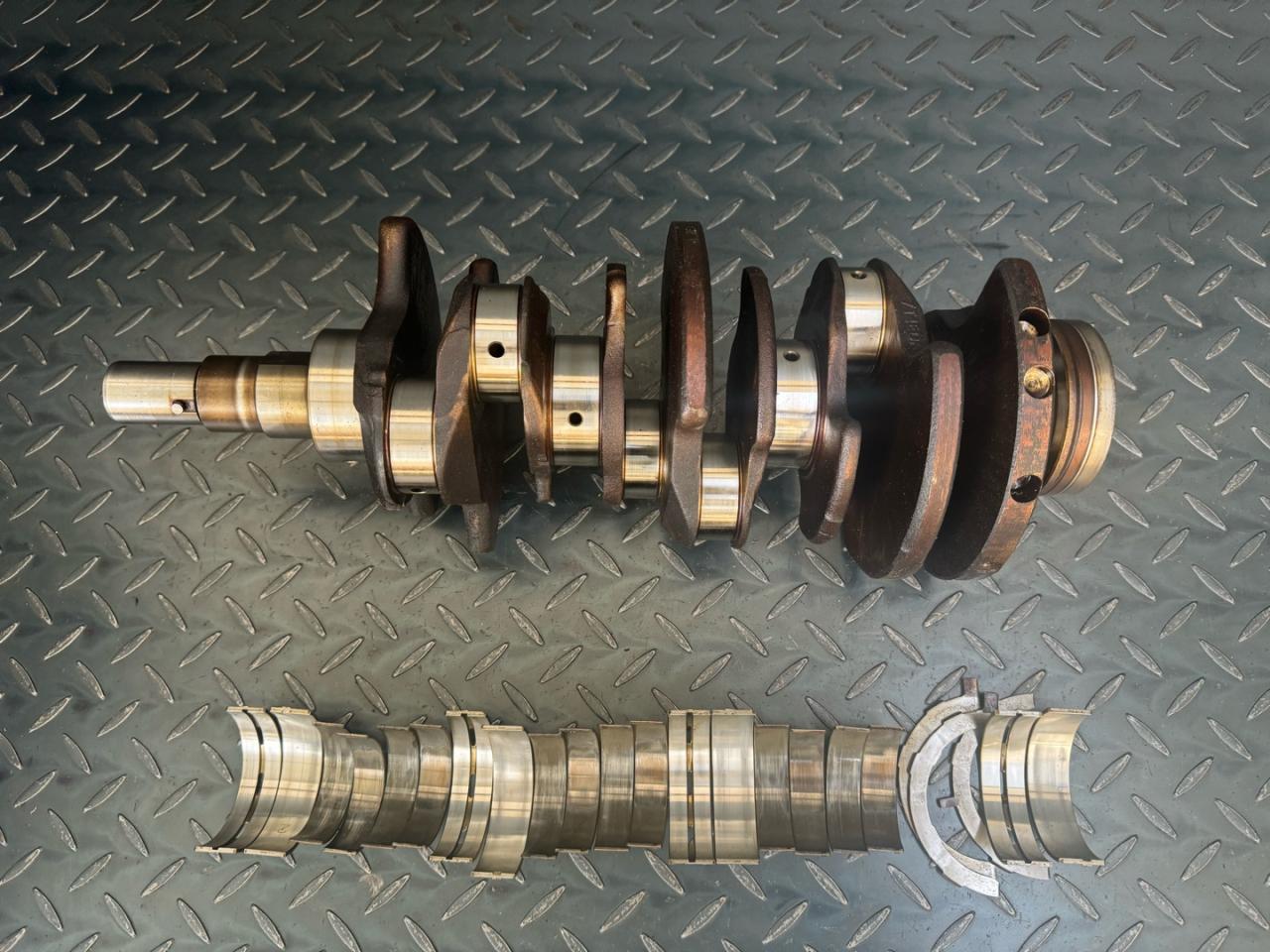 коленвал Mazda CX-9 1 поколение (2007 - 2009), 3.5 л., бензин, ZZJ123800 - фото №1