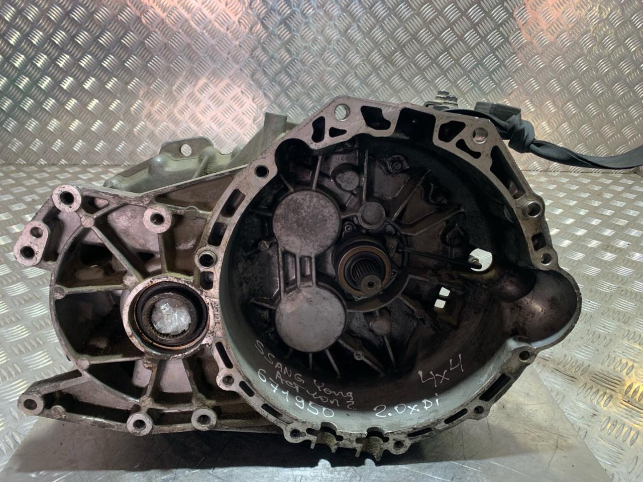 КПП механическая (МКПП) SsangYong Actyon 2 поколение CK (2010 - 2013), 2.0 л., XDI, D20DTF, дизель, полный привод, 3102034010, 3102034011, 3102034013, 3102034014, 3102034016 - фото №1