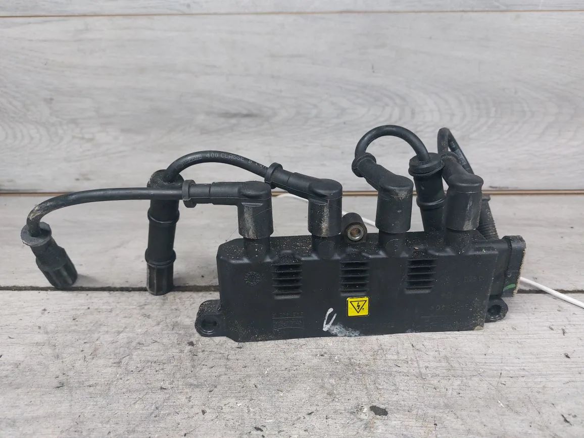 катушка зажигания Fiat Punto 3 поколение (2005 - 2012), 1.4 л., 350 A1.000, бензин, 55200112, 55208723 - фото №1