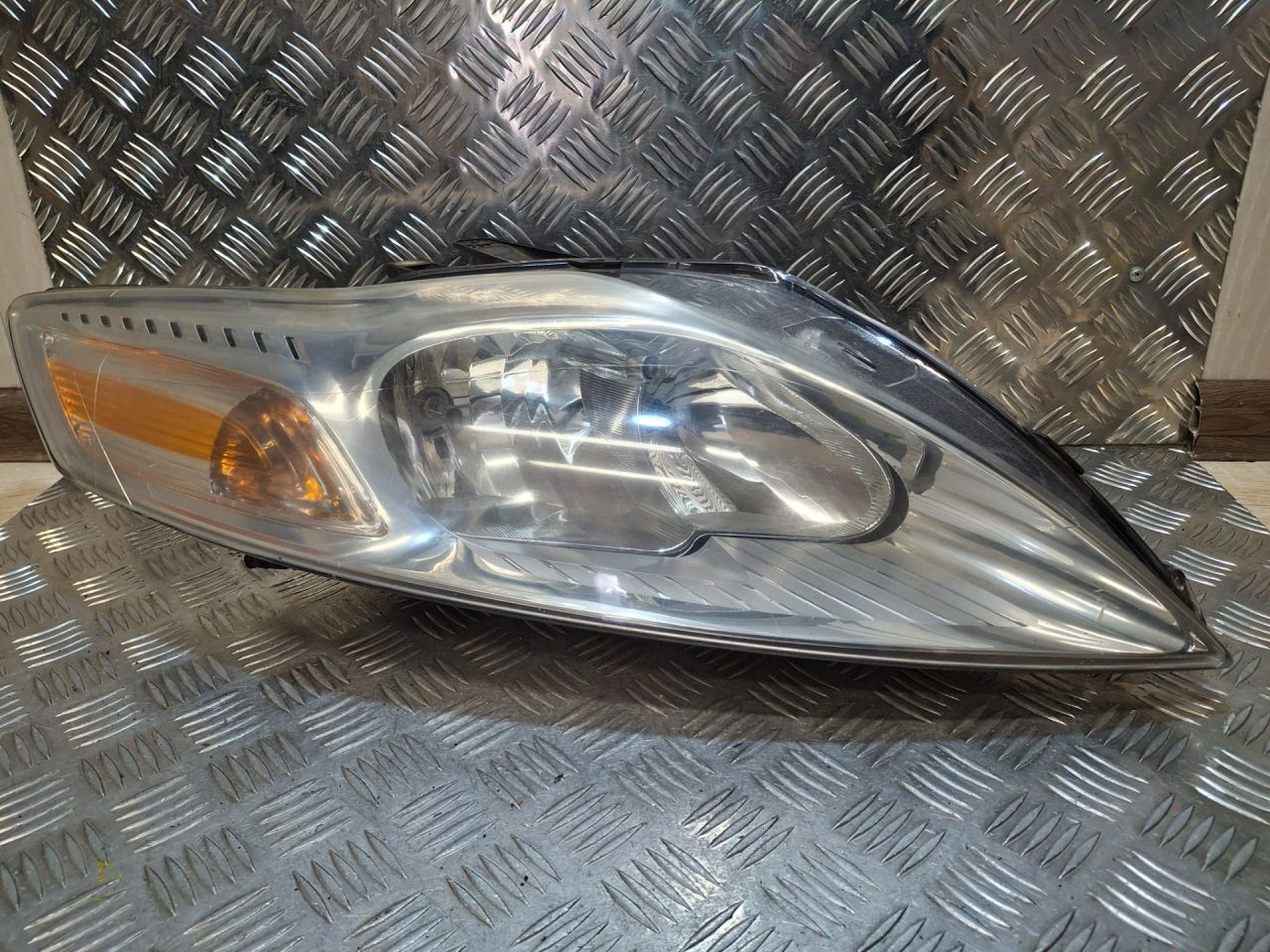 фара правая Ford Mondeo 4 поколение (2007 - 2010), 1893198 - фото №1