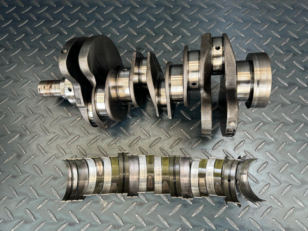 коленвал Land Rover Range Rover Sport 1 поколение (2005 - 2009), 2.7 л., 276DT, дизель, LR052136 - фото №1