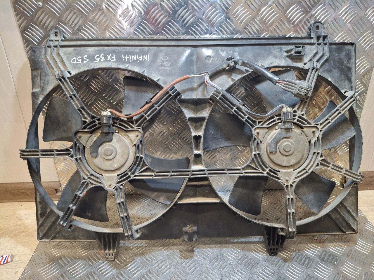 вентилятор радиатора Infiniti FX35 1 поколение S50 (2002 - 2006), 3.5 л., VQ35DE, бензин, 21481CL80A - фото №1