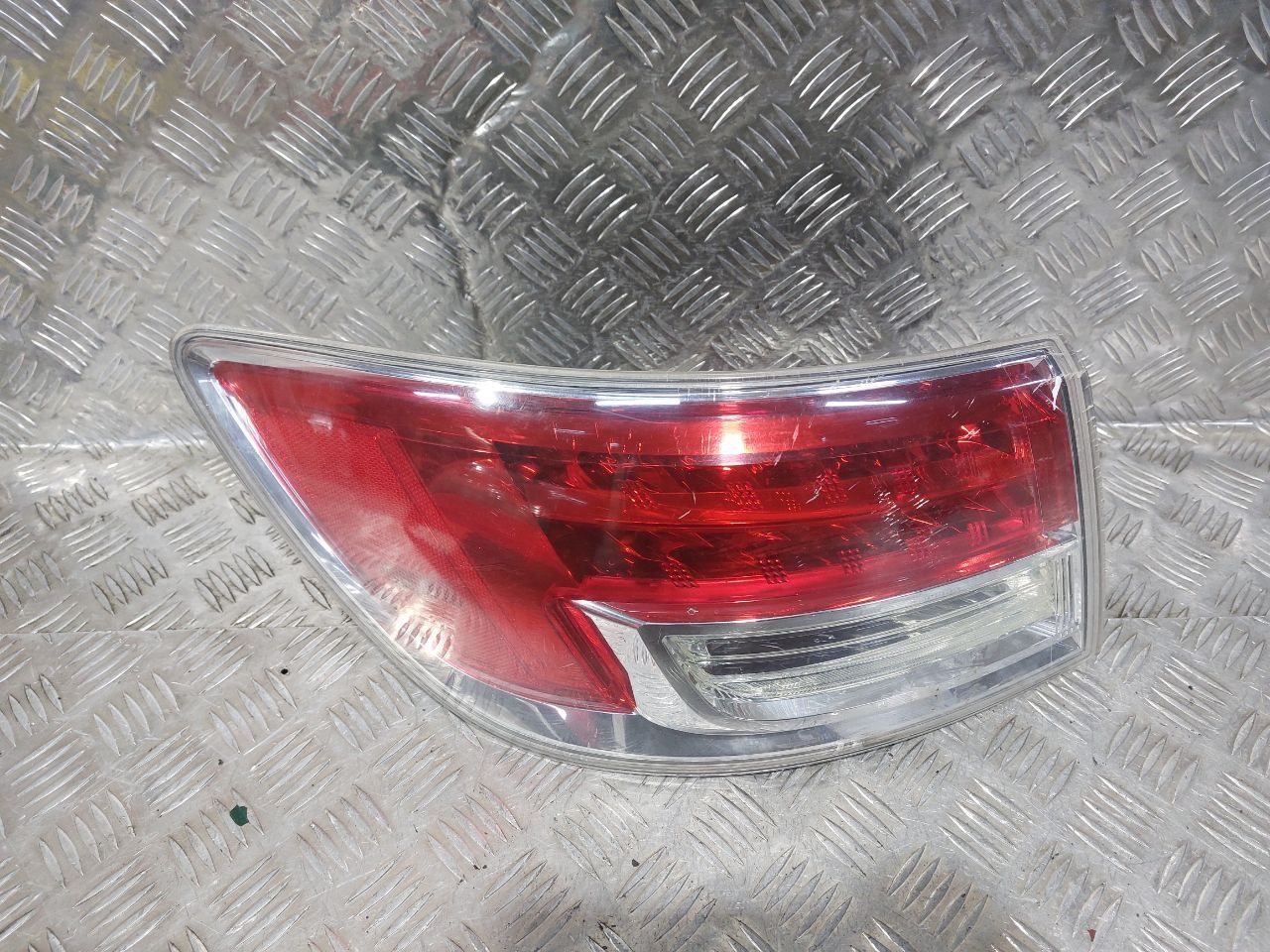 фонарь задний левый Mazda CX-9 1 поколение TB (2007 - 2009), TD1151160 - фото №1
