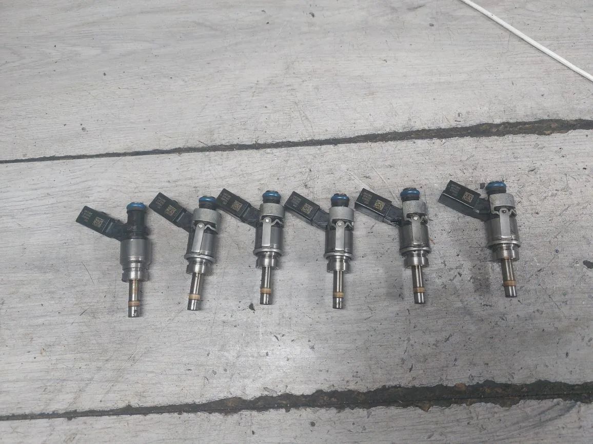 форсунка Audi A6 4F/C6 (2004 - 2008), 3.2 л., AUK, бензин, 06E906036C - фото №1